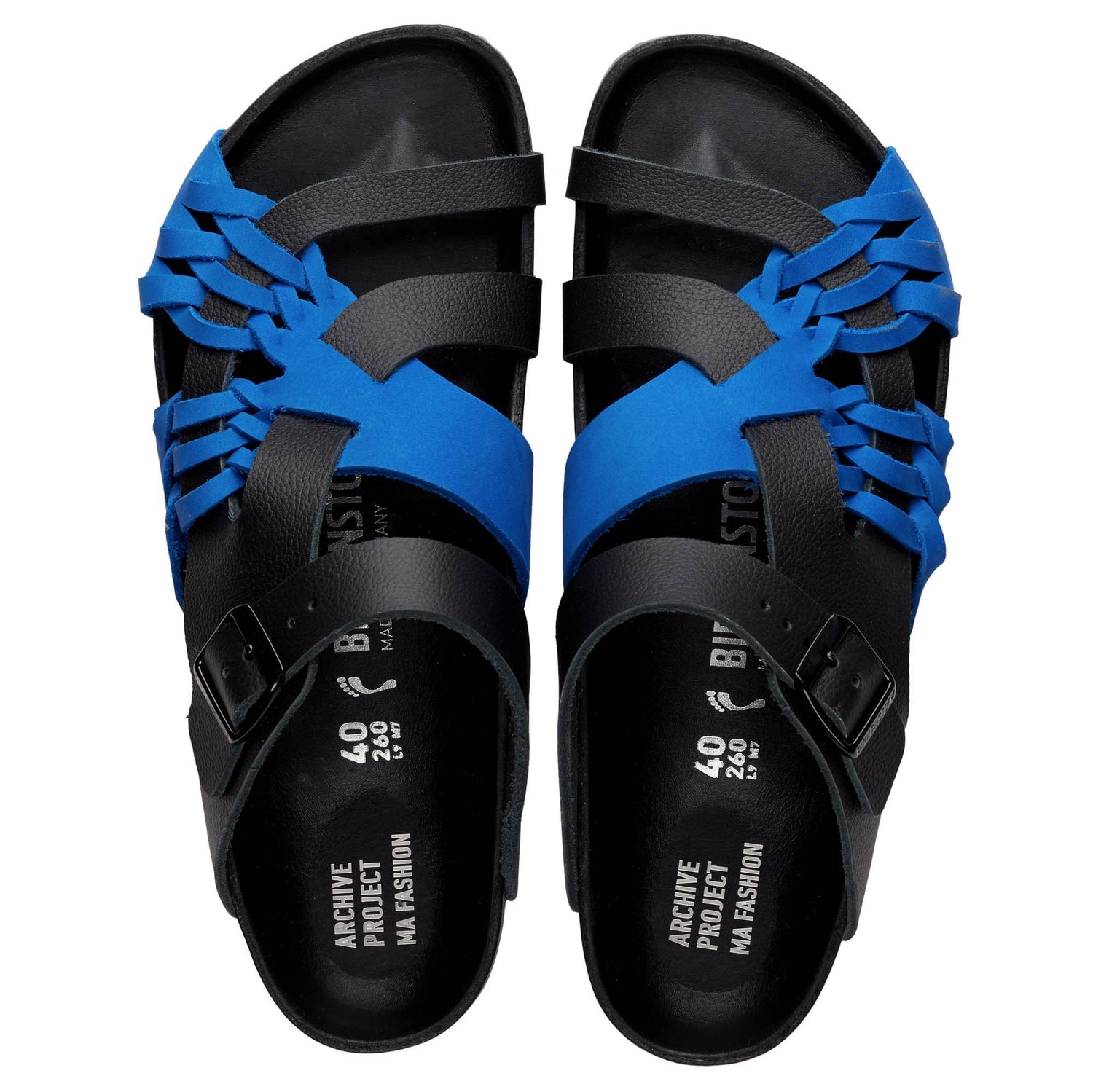 alt:Black Blue