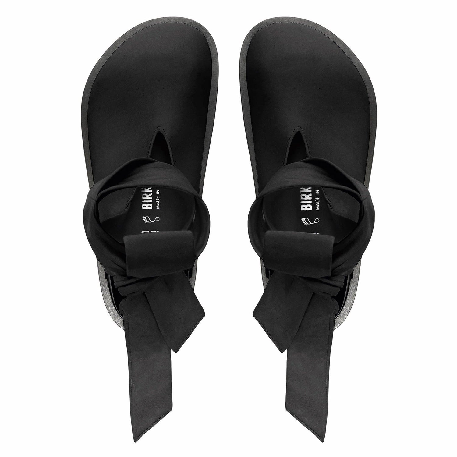 alt:Black Black